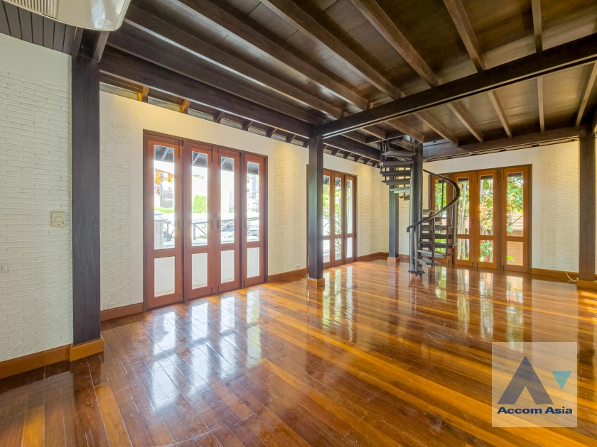 38  4 br House for rent and sale in Sukhumvit ,Bangkok BTS Phrom Phong AA21645