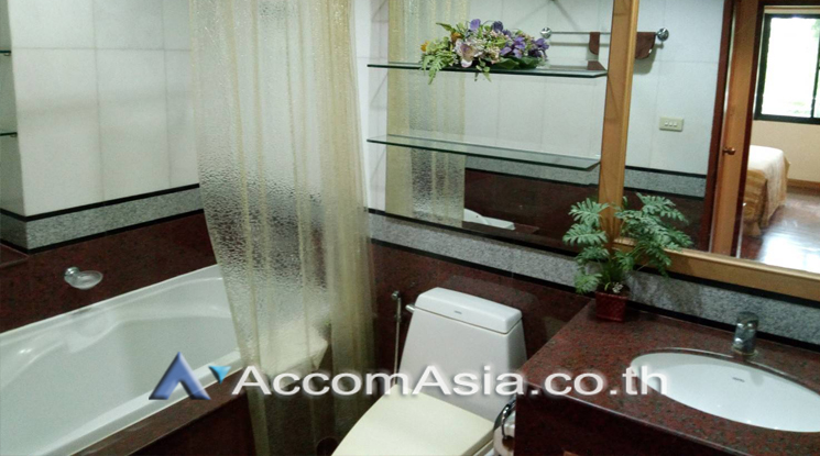 unit 1 Bedroom  Condominium For Rent in Sathorn, Bangkok  near MRT Khlong Toei (AA21659)