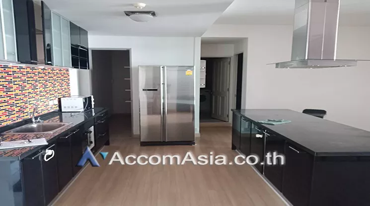  2 Bedrooms  Condominium For Rent in Charoennakorn, Bangkok  near BTS Krung Thon Buri (AA21671)