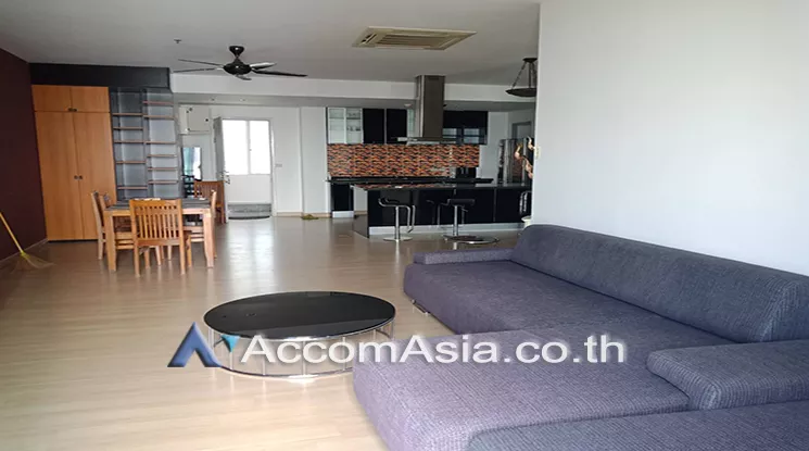  2 Bedrooms  Condominium For Rent in Charoennakorn, Bangkok  near BTS Krung Thon Buri (AA21671)