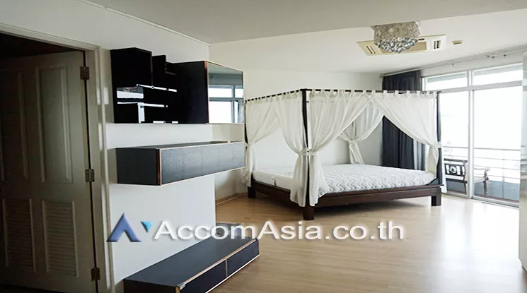 unit 2 Bedrooms  Condominium For Rent in Charoen Nakhon, Bangkok  near BTS Krung Thon Buri (AA21671)
