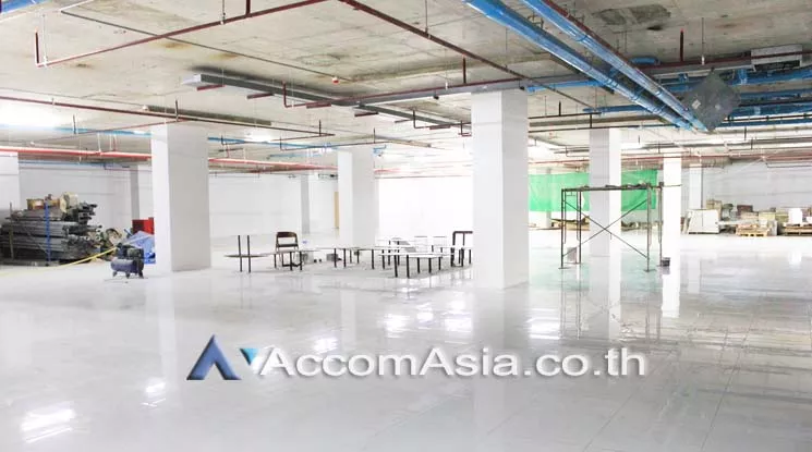  2  Retail / Showroom For Rent in Sukhumvit ,Bangkok BTS Phrom Phong at US Tower AA21692