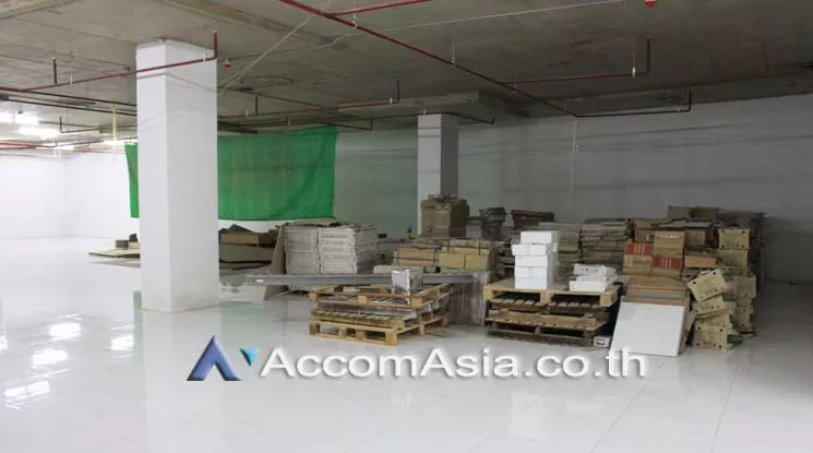 unit Retail / showroom For Rent in Sukhumvit, Bangkok  near BTS Phrom Phong (AA21694)