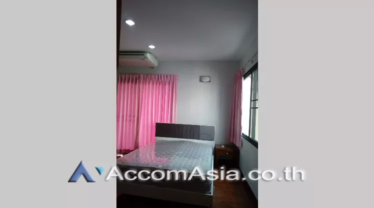 unit 3 Bedrooms  Apartment For Rent in Sukhumvit, Bangkok  near BTS Phrom Phong (AA21696)