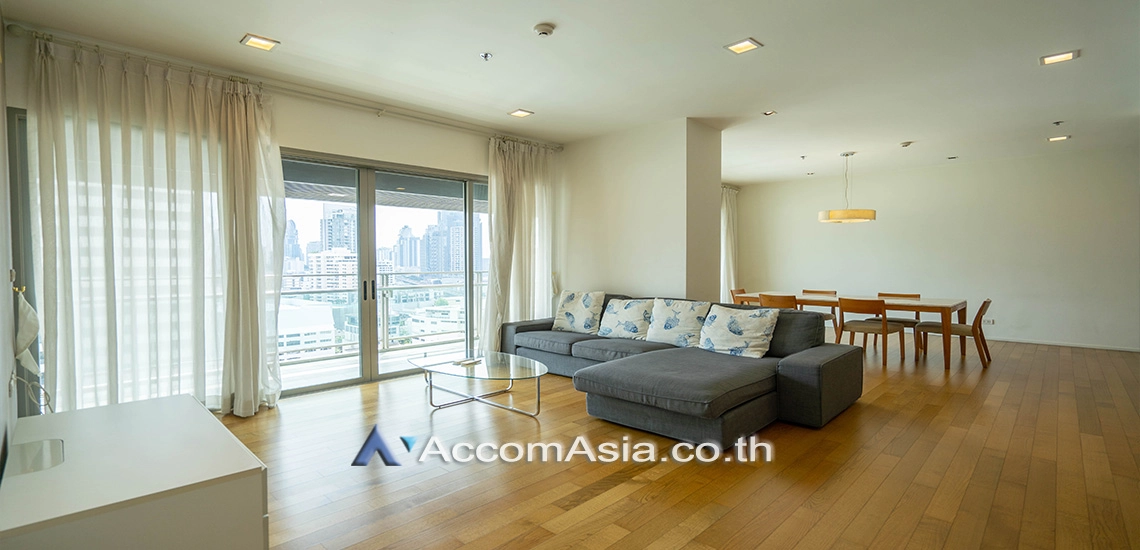 Pet friendly |  3 Bedrooms  Condominium For Rent & Sale in Sukhumvit, Bangkok  near BTS Phrom Phong (AA21732)
