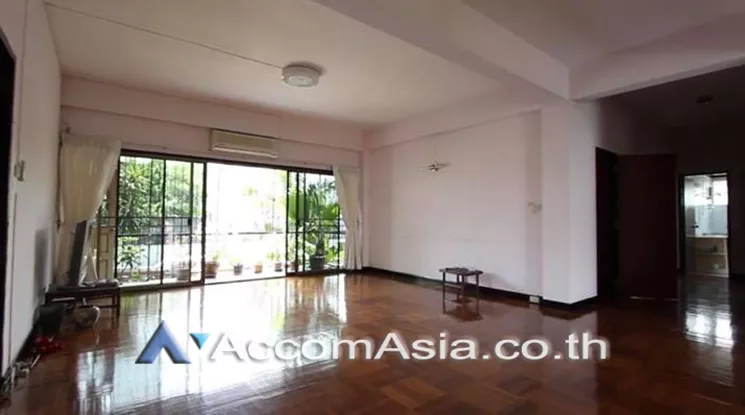 unit 2 Bedrooms  Apartment For Rent in Sukhumvit, Bangkok  near BTS Phrom Phong (AA21742)