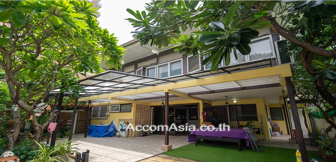  2  3 br House For Rent in sukhumvit ,Bangkok BTS Ekkamai AA21780