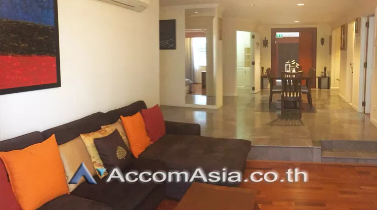 unit 3 Bedrooms  Condominium For Rent in Sukhumvit, Bangkok  near BTS Nana (AA21782)