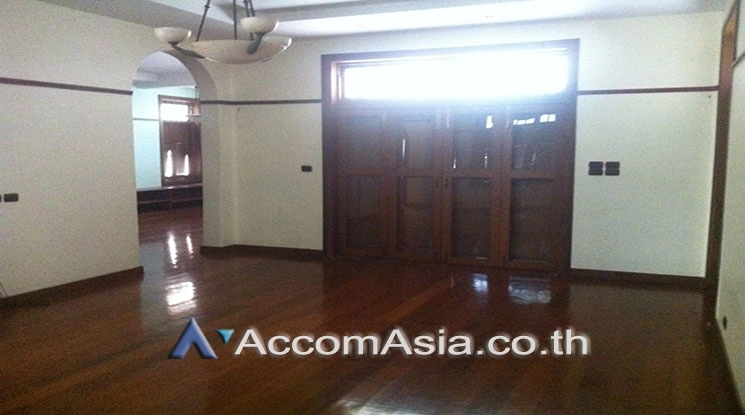 4  10 br House For Rent in Sukhumvit ,Bangkok BTS Nana AA21783