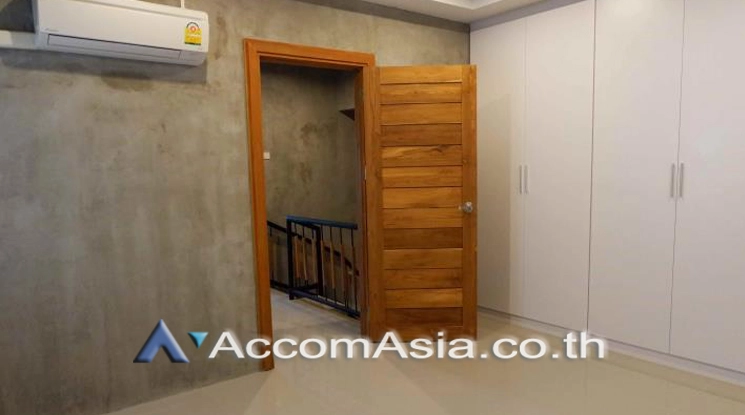 6  3 br Condominium For Sale in Sukhumvit ,Bangkok BTS Nana at Siam Penthouse AA21788