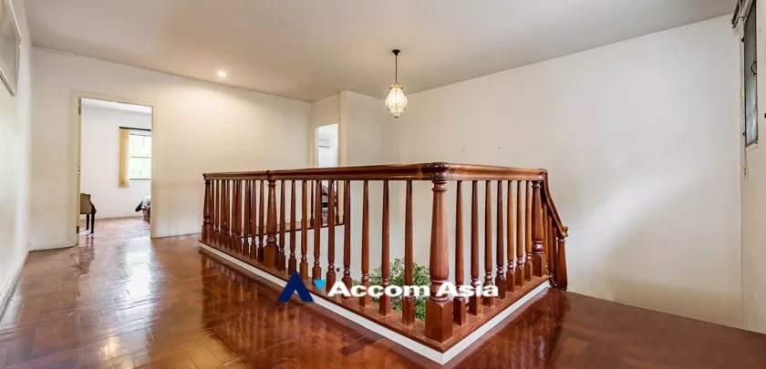 6  4 br House for rent and sale in Sukhumvit ,Bangkok BTS Punnawithi AA21804