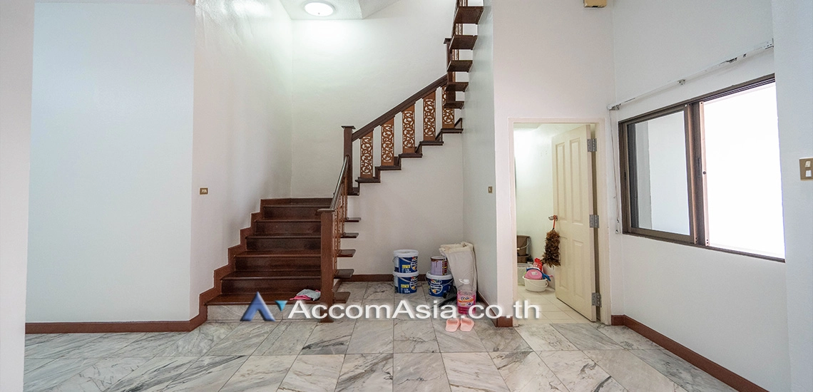 8  4 br Townhouse For Rent in Sathorn ,Bangkok MRT Khlong Toei - MRT Lumphini at Yenakart Residence AA21836