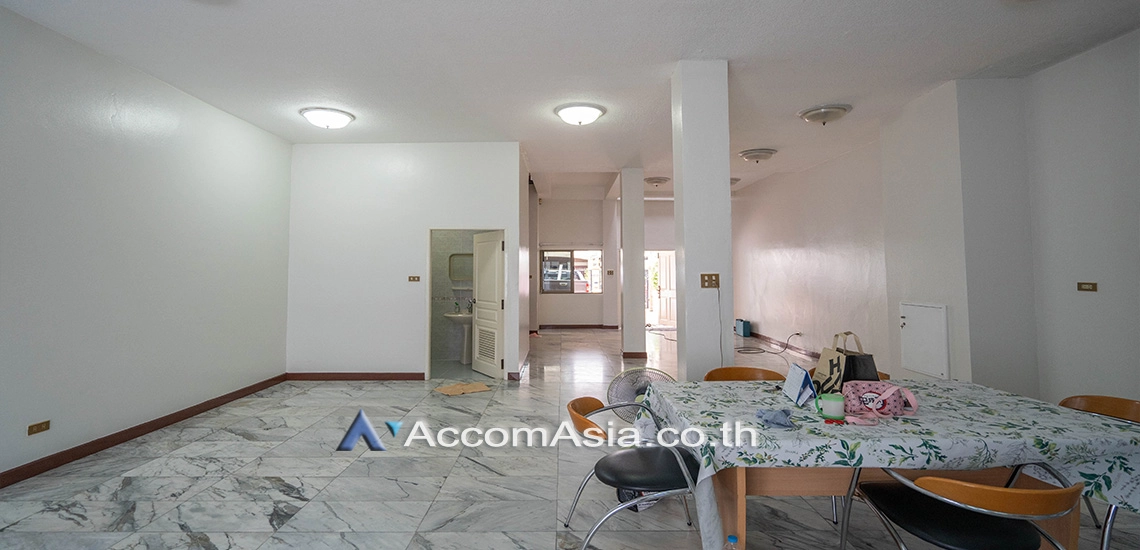 6  4 br Townhouse For Rent in Sathorn ,Bangkok MRT Khlong Toei - MRT Lumphini at Yenakart Residence AA21836