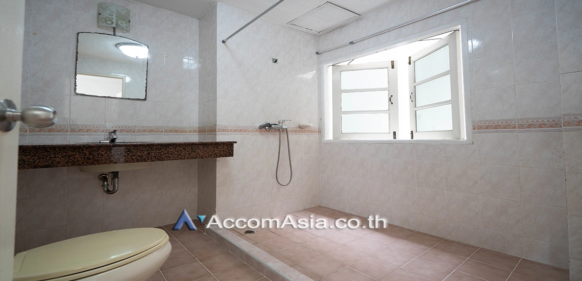 15  4 br Townhouse For Rent in Sathorn ,Bangkok MRT Khlong Toei - MRT Lumphini at Yenakart Residence AA21836