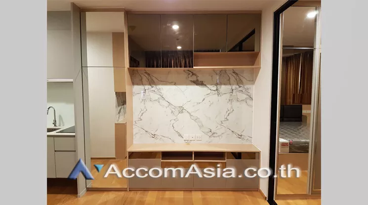  1 Bedroom  Condominium For Rent in Silom, Bangkok  near BTS Surasak (AA21853)