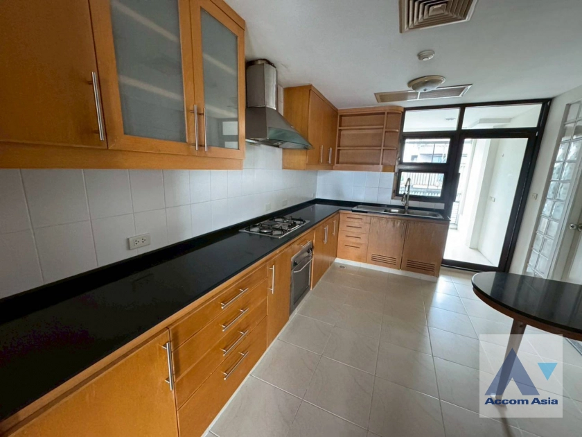 unitPet friendly |  3 Bedrooms  Apartment For Rent & Sale in Sukhumvit, Bangkok  near BTS Phrom Phong (AA21854)