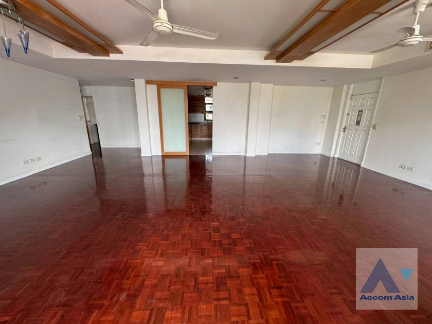 Pet friendly |  Peaceful In Sukhumvit Apartment  3 Bedroom for Sale & Rent BTS Phrom Phong in Sukhumvit Bangkok