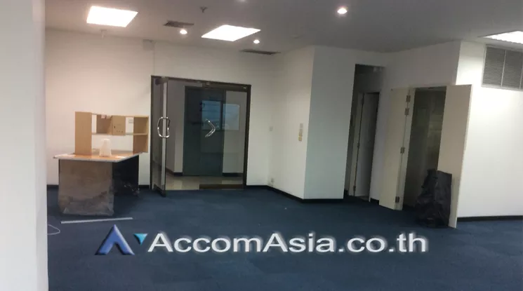 5  Office Space for rent and sale in Sukhumvit ,Bangkok BTS Ekkamai at Sorachai Building AA21856