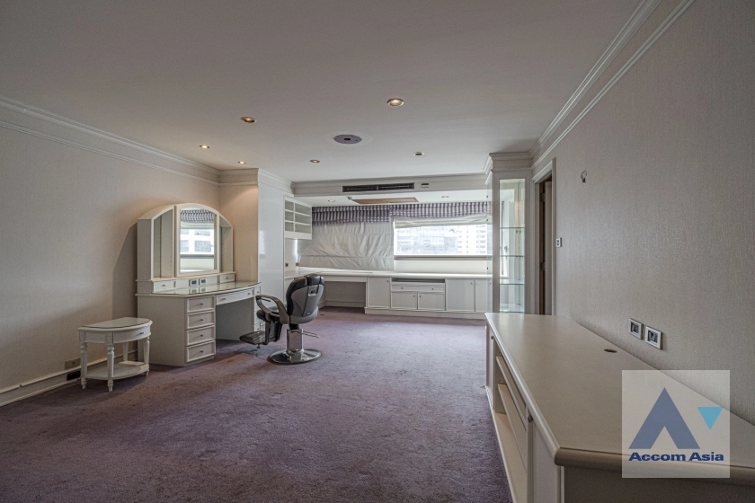 24  4 br Condominium For Rent in Sukhumvit ,Bangkok BTS Nana at Inter Tower AA21858