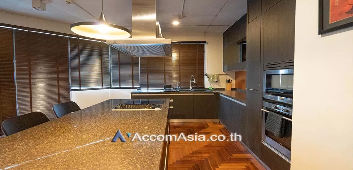 unit 2 Bedrooms  Condominium For Rent in Sukhumvit, Bangkok  near BTS Asok - MRT Sukhumvit (AA21864)