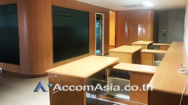  1  Office Space for rent and sale in Silom ,Bangkok BTS Surasak at Nusa State Tower AA21883