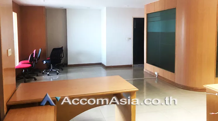 4  Office Space for rent and sale in Silom ,Bangkok BTS Surasak at Nusa State Tower AA21883