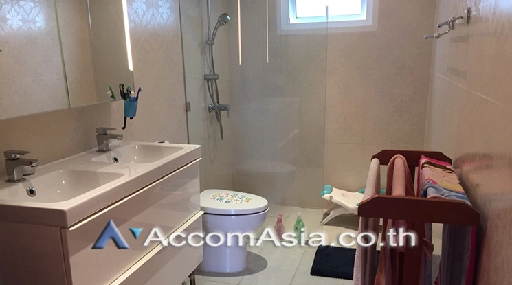 16  5 br Townhouse for rent and sale in Sukhumvit ,Bangkok BTS On Nut at House  in Compound AA21893