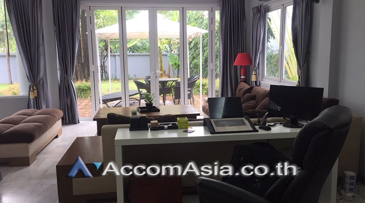 unit 5 Bedrooms  Townhouse For Rent & Sale in Sukhumvit, Bangkok  near BTS On Nut (AA21893)