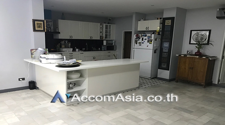 6  5 br Townhouse for rent and sale in Sukhumvit ,Bangkok BTS On Nut at House  in Compound AA21893