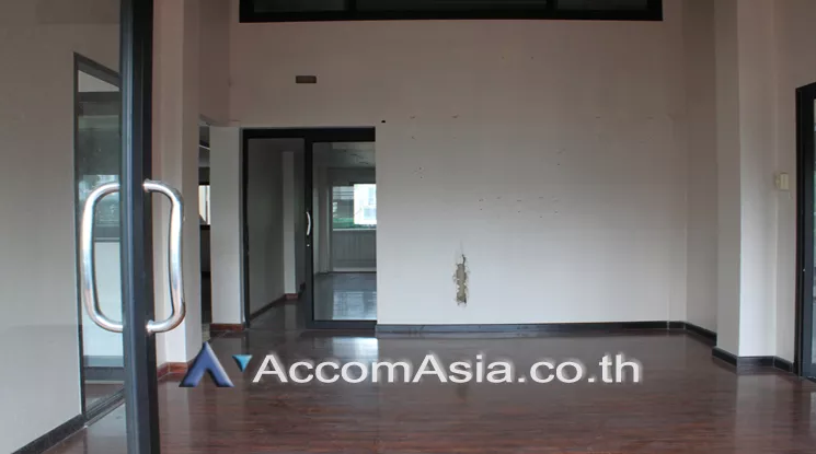 unit Retail / showroom For Rent in Sukhumvit, Bangkok  near BTS Phrom Phong - MRT Phetchaburi (AA21900)