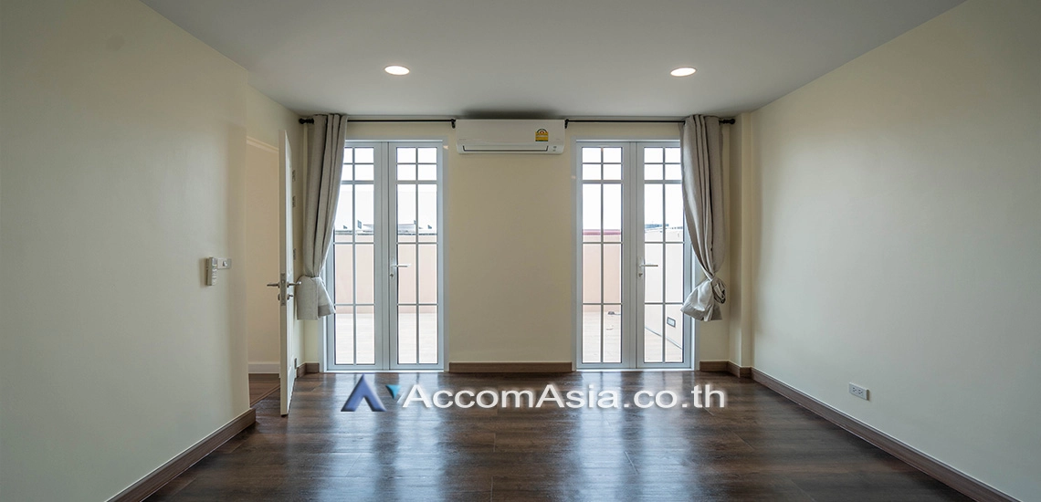 11  3 br Townhouse For Rent in Sukhumvit ,Bangkok BTS On Nut at Garden Square Sukhumvit 77 AA21907