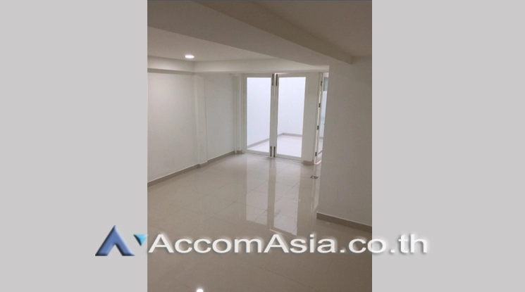 5  3 br Townhouse for rent and sale in Sathorn ,Bangkok BRT Technic Krungthep AA21911