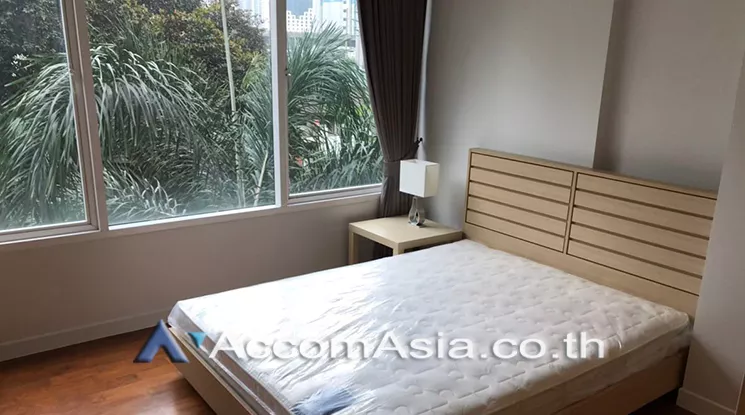 2 Bedrooms  Condominium For Rent in Ploenchit, Bangkok  near BTS Ploenchit (AA21917)