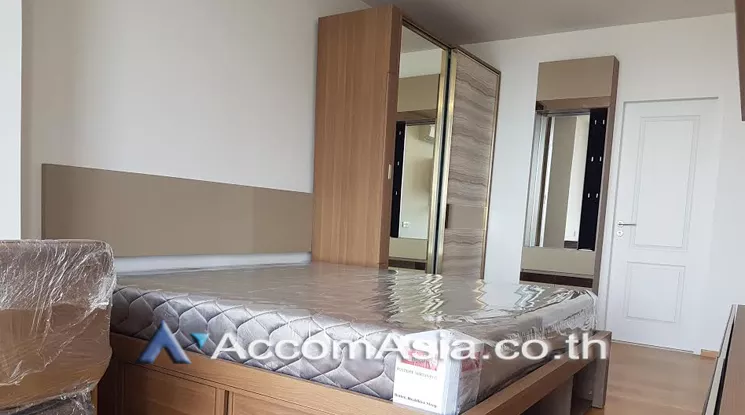  1 Bedroom  Condominium For Rent & Sale in Silom, Bangkok  near BTS Surasak (AA21936)