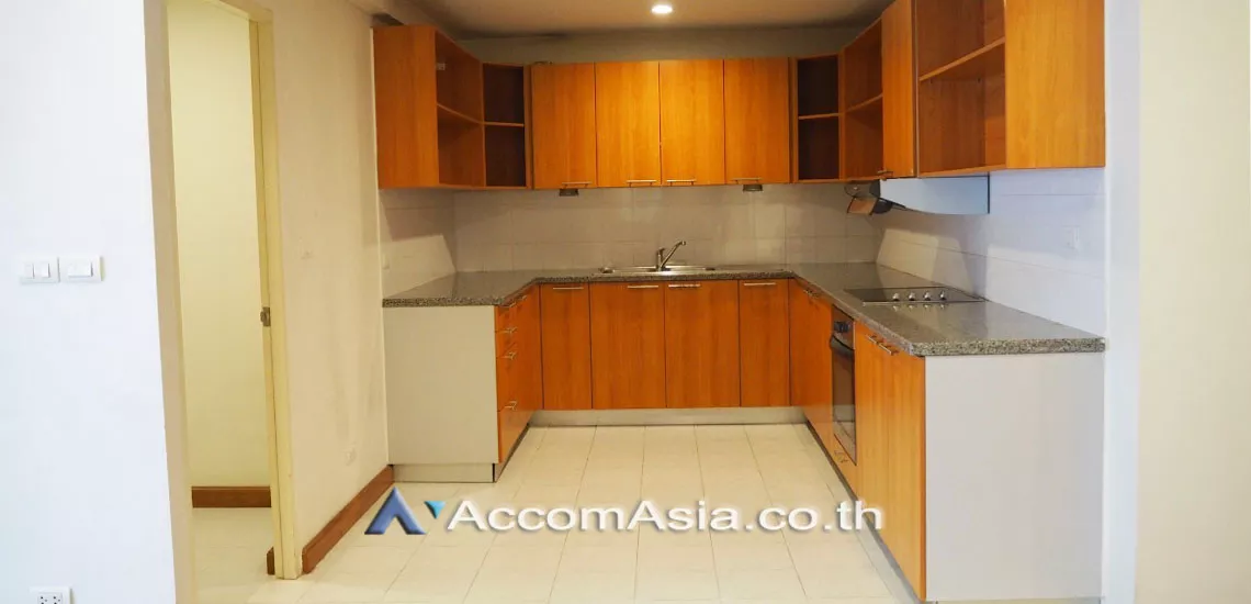 Pet friendly |  3 Bedrooms  Apartment For Rent in Ploenchit, Bangkok  near BTS Ploenchit (AA21938)