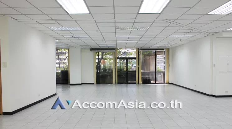  2  Office Space For Rent in Ratchadapisek ,Bangkok MRT Rama 9 at Chamnan Phenjati Business Center AA21957