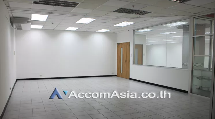  1  Office Space For Rent in Ratchadapisek ,Bangkok MRT Rama 9 at Chamnan Phenjati Business Center AA21958