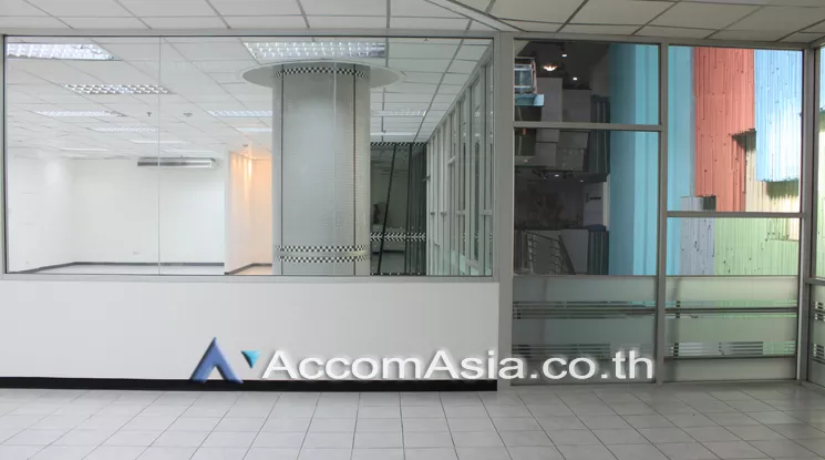  1  Office Space For Rent in Ratchadapisek ,Bangkok MRT Rama 9 at Chamnan Phenjati Business Center AA21958