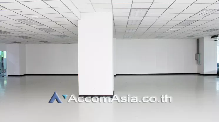  2  Office Space For Rent in Ratchadapisek ,Bangkok MRT Rama 9 at Chamnan Phenjati Business Center AA21959