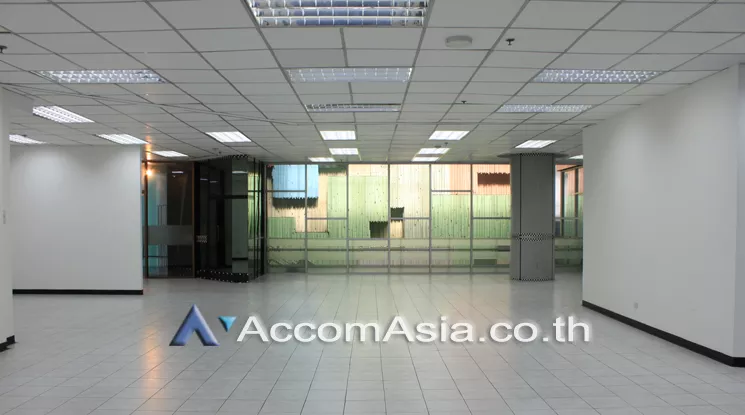  1  Office Space For Rent in Ratchadapisek ,Bangkok MRT Rama 9 at Chamnan Phenjati Business Center AA21960