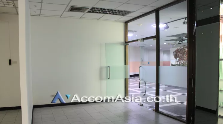 4  Office Space For Rent in Ratchadapisek ,Bangkok MRT Rama 9 at Chamnan Phenjati Business Center AA21960