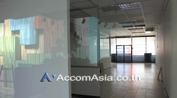 5  Office Space For Rent in Ratchadapisek ,Bangkok MRT Rama 9 at Chamnan Phenjati Business Center AA21960