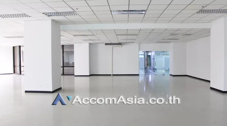  2  Office Space For Rent in Ratchadapisek ,Bangkok MRT Rama 9 at Chamnan Phenjati Business Center AA21961