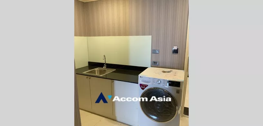 unit 1 Bedroom  Condominium For Rent in Silom, Bangkok  near BTS Surasak (AA21964)