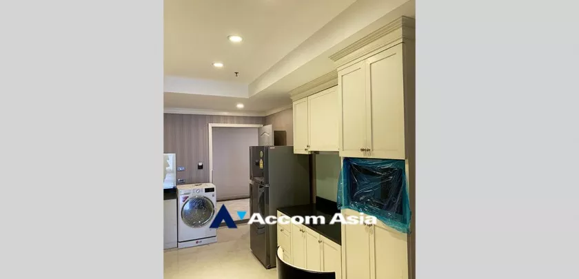 unit 1 Bedroom  Condominium For Rent in Silom, Bangkok  near BTS Surasak (AA21964)
