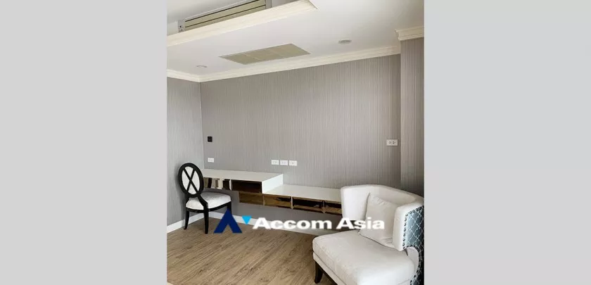 unit 1 Bedroom  Condominium For Rent in Silom, Bangkok  near BTS Surasak (AA21964)