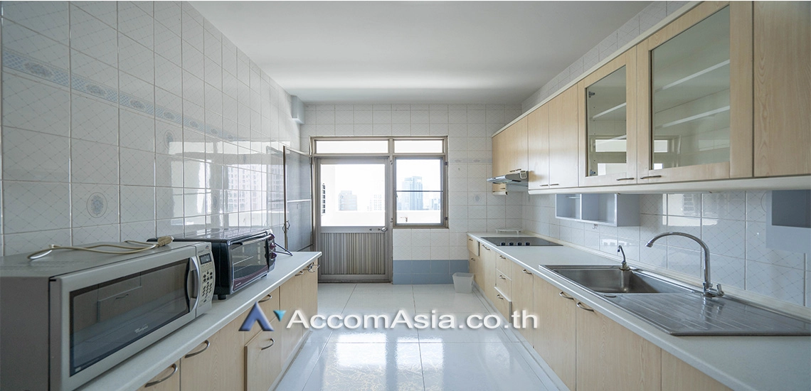 unit 3 Bedrooms  Condominium For Rent in Sukhumvit, Bangkok  near BTS Phrom Phong (AA21967)