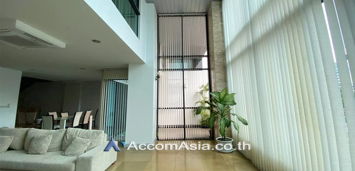 Double High Ceiling, Duplex Condo |  3 Bedrooms  Condominium For Rent in Sukhumvit, Bangkok  near BTS Phrom Phong (AA21971)