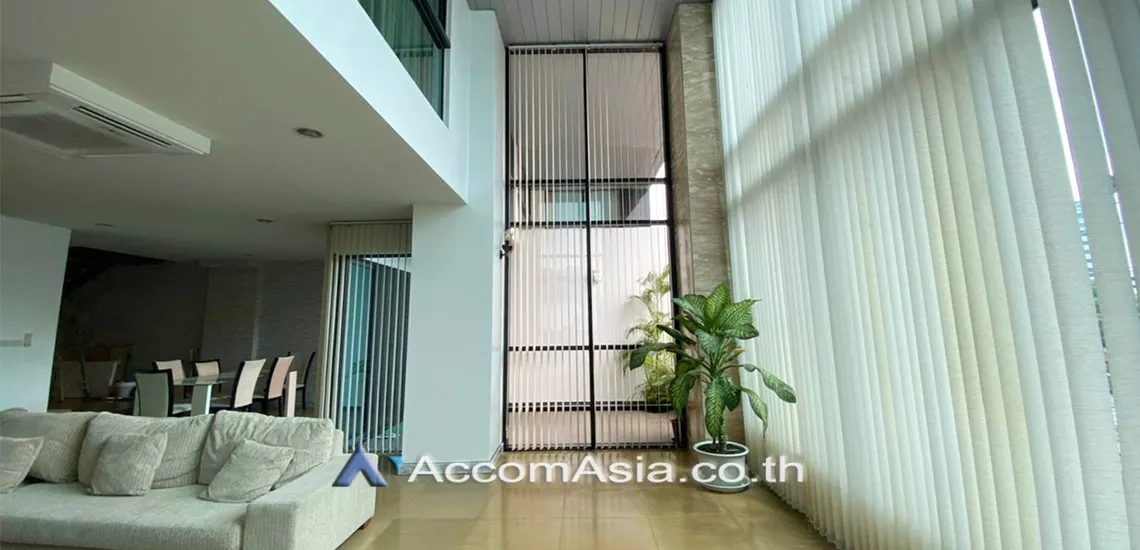 Double High Ceiling, Duplex Condo |  Baan Saraan Condominium  3 Bedroom for Rent BTS Phrom Phong in Sukhumvit Bangkok