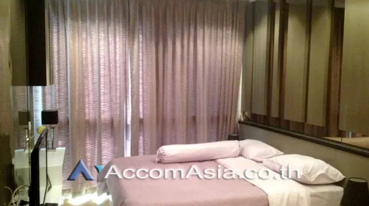  2 Bedrooms  Condominium For Sale in Charoennakorn, Bangkok  near BTS Krung Thon Buri (AA21982)